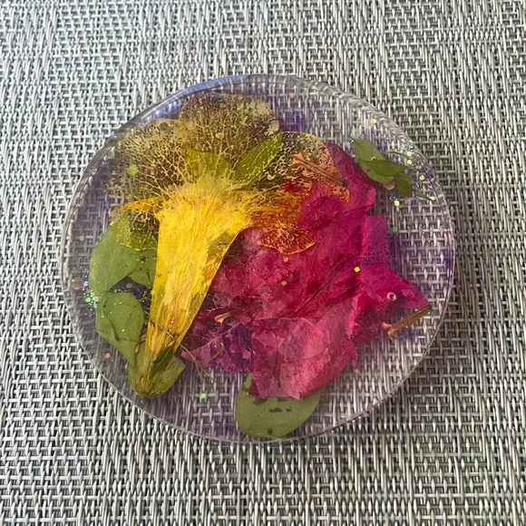 Handmade Pressed Flower Coaster Set and Holder Round Vibrant - Picture 3 of 16